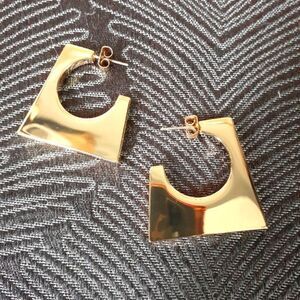 Zara Elegant Gold Geometric Earrings